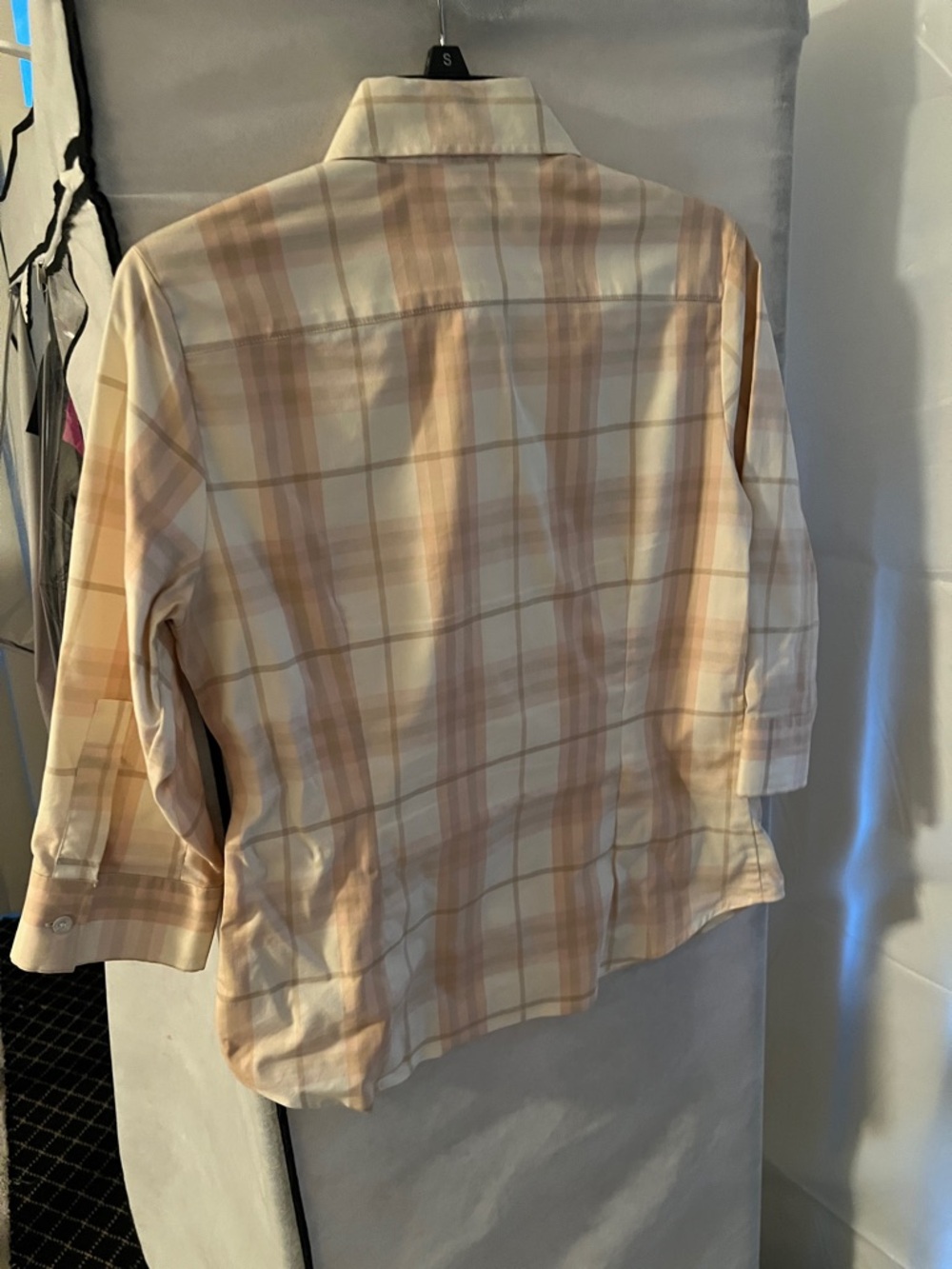 Burberry women’s Short-Sleeve Plaid Button-Down in Cream and Light Brown - Picture 2 of 4
